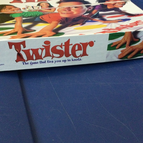 Twister - Picture 2 of 6